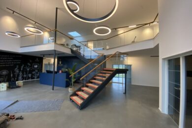 FLACHSTAHLTREPPE